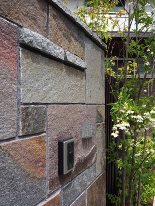 諏訪鉄平石の壁4